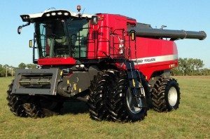 Massey_Ferguson_9545_combine_