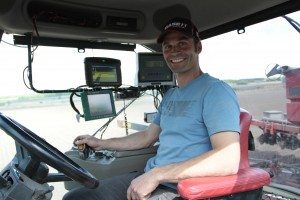 Le producteur René-Carl Martin, en plein sprint de semis. PHOTO : André Dumont