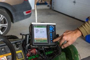 Les principaux avantages des lecteurs infrarouges de mesure de l'herbe sont la quantité énorme de lectures et la possibilité d'en tirer des cartes de rendement à l'intérieur d'un pâturage. L'inconvénient est le calibrage. PHOTO: ALAIN FOURNIER