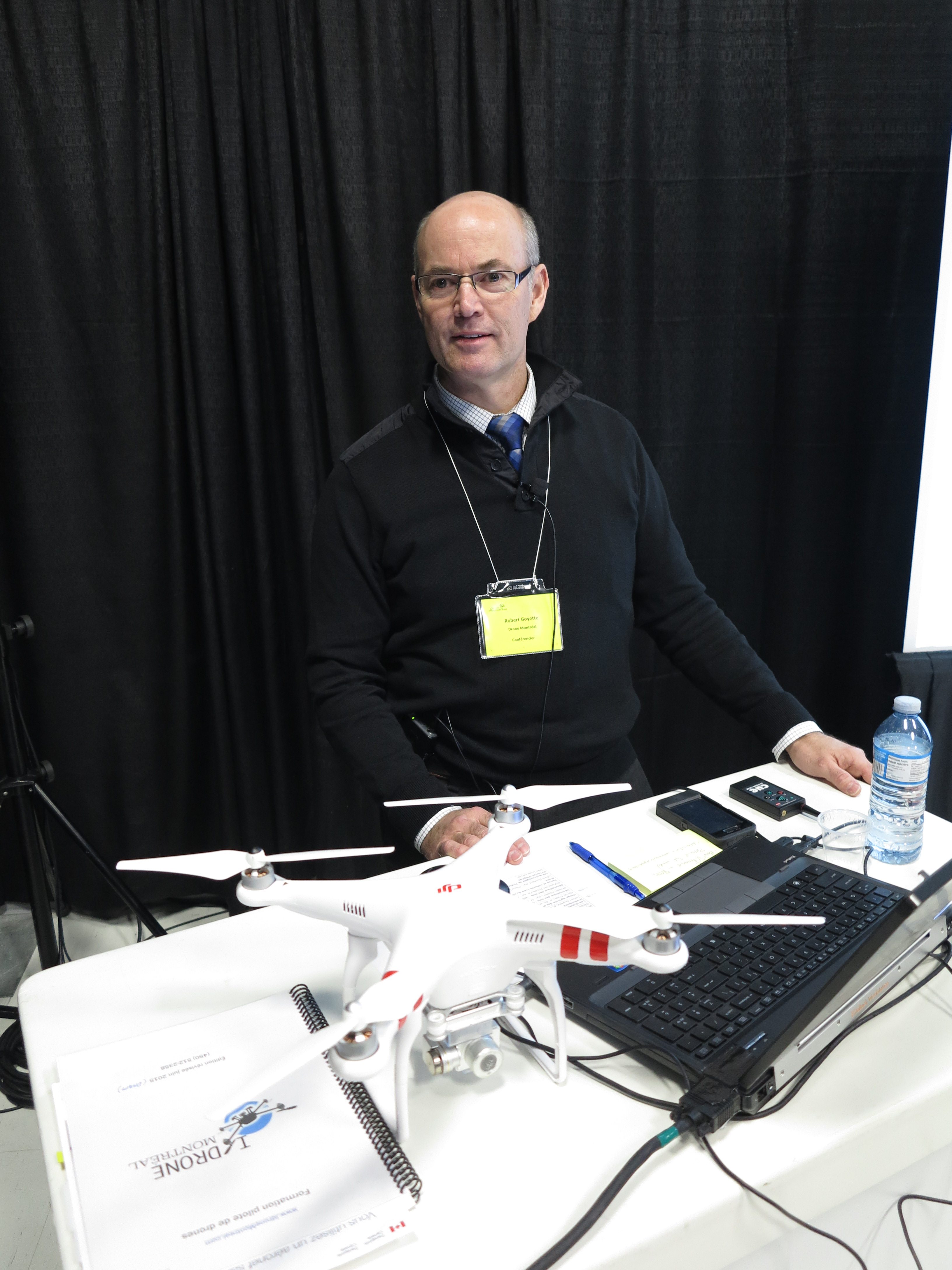 L’événement Les journées horticoles & grandes cultures de St-Rémi, organisé par le MAPAQ, présentait une belle occasion de faire un bilan sur les drones avec Robert Goyette, de l’école de pilotage I/Drone.