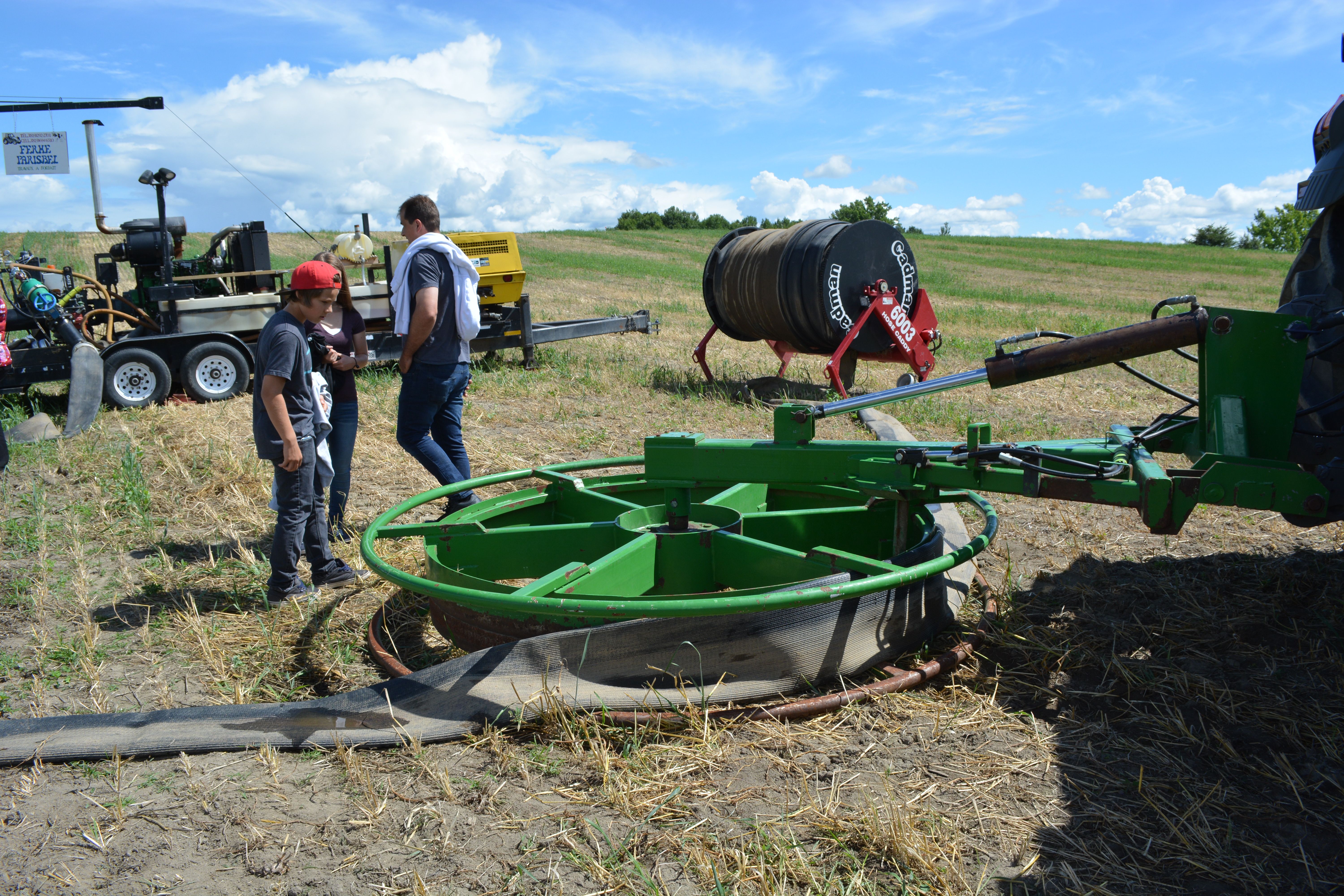 L'épandage par tuyau hydraulique limite la compaction.