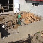 Pour ajouter un deuxième robot, la ferme Cristallina a construit la boîte à robot à l’extérieur de l’étable.