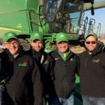 De gauche à droite : Mathieu Chaput et son fils, Marc-André Chaput, Robert Petit, Michel Goyette et Marc-Olivier Brodeur.