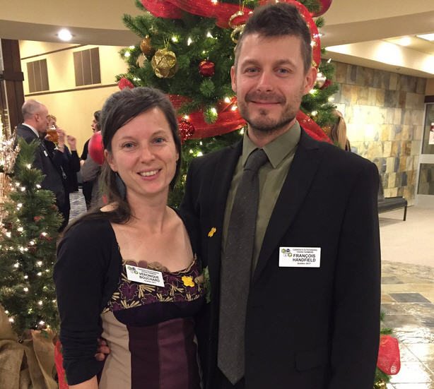 V&eacute;ronique Bouchard et Fran&ccedil;ois Handfield de la Ferme aux petits oignons.
Source: Jeunes agriculteurs d'&eacute;lite du Canada
