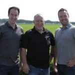 De gauche à droite : Steven Daigneault, VP ventes et opérations, François Daigneault, président, Marc-Olivier Daigneault, VP ventes et développement.