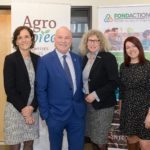 De gauche à droite : Claire Bisson, chef adjointe de l’investissement de Fondaction , Gilles Déry, président du conseil d'administration du Créneau d’excellence AgroBoréal, Geneviève Morin, Chef de l’investissement de Fondaction, Isabelle T. Rivard, directrice générale du Créneau d’excellence AgroBoréal.
