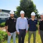 De gauche à droite : Simon Létourneau, chargé de projet d’Arri Construction Inc.,
André Barnabé, Directeur général de Saint-Hyacinthe Technopole,
Ivan Girard et Jean Babineau, co-propiriétaires de Probiotech International Inc.
