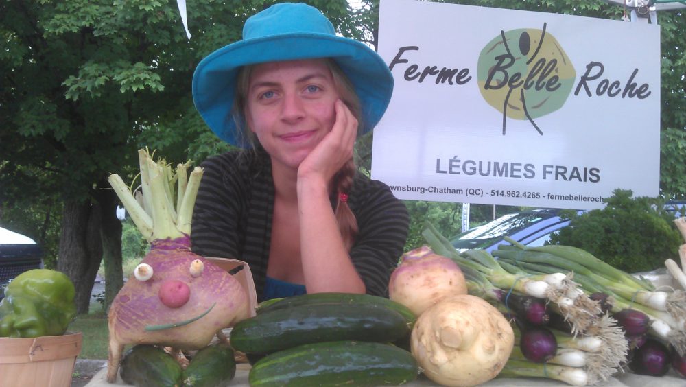 Caroline Bélanger de la Ferme Belle Roche, production maraîchère biologique dans les Laurentides fait partie des finalistes du concours Tournez-vous vers l'excellence de la Financière agricole du Québec.