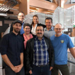 Les finissantes et finissants Anne-Marie Brunet, Oussama Benslimane, Luc Prud’homme, Katryne Delisle et Benoit Bleau en compagnie de l’enseignant Athanasios Mihou et du directeur général du Cégep Denis Deschamps.