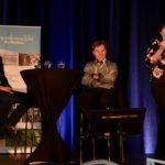 Karine Phaneuf, à droite, explique les défis de l'emploi en compagnie de
Simon Lefebvre de la ferme Gerville et de Marcel Thuot de Techno Diesel.