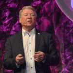 Le conférencier Peter Salk lors du plus récent Porc Show.