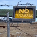 Ils commettent déjà une infraction en traversant la clôture.
