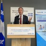 Le ministre Lamontagne veut que les institutions, surtout en santé et en enseignement, pensent achat local.