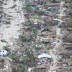 Une communauté du Mozambique à la suite du passage de l'ouragan Kenneth.