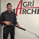 Employé chez Agri-Marché, Martin Gosselin a inventé un dispositif de sécurité pour les laveuses à pression.