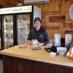 Chantal Agnew en 2018, juste avant la construction de la nouvelle boutique l'année suivante.
