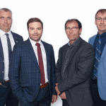 Dans l’ordre habituel : M. Jean-Nil Fournier, président du partenariat agricole Sollio & Unoria Agriculture coopérative, M. Olivier Pastor, directeur général d’Unoria Coopérative, M. Marco Dumais, directeur général de Sollio & Unoria Agriculture coopérative et M. Vallier Chouinard, président d’Unoria Coopérative. Source : Monika Bourgeois, photographe.