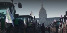 Les agriculteurs français manifestent à Paris
