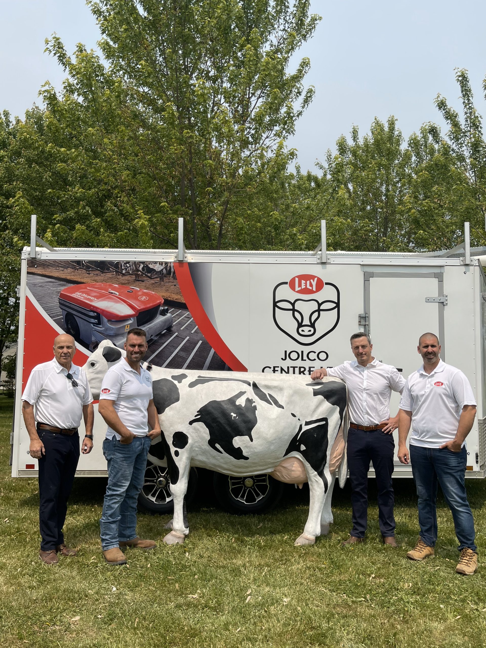 Les actionnaires de Jolco Centre Lely, de gauche à droite MM. Claude Lévesque, Jonathan St-Pierre, Guillaume Peeters et Mathieu Lavallée