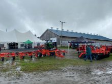 La Journée à foin avait lieu cette année au Centre d’initiatives en agriculture de la région de Coaticook, dont la mission est de dynamiser le milieu agricole par le développement régional et la formation.