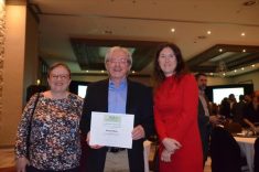 L'équipe du Bulletin des agriculteurs était à la remise des prix Moïse-Cosette. De gauche à droite: Marie-Josée Parent, journaliste, Nicolas Mesly, journaliste, et Marie-Claude Poulin, rédactrice en chef.