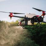 L’Agence de réglementation de la lutte antiparasitaire de Santé Canada (ARLA) devrait trancher sur l’utilisation des drones pour l’application de pesticides au plus tôt en 2025