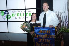 Alison Blouin et Simon Plante, gagnants du concours Jeunes agriculteurs d'élite, section Québec pour 2024.