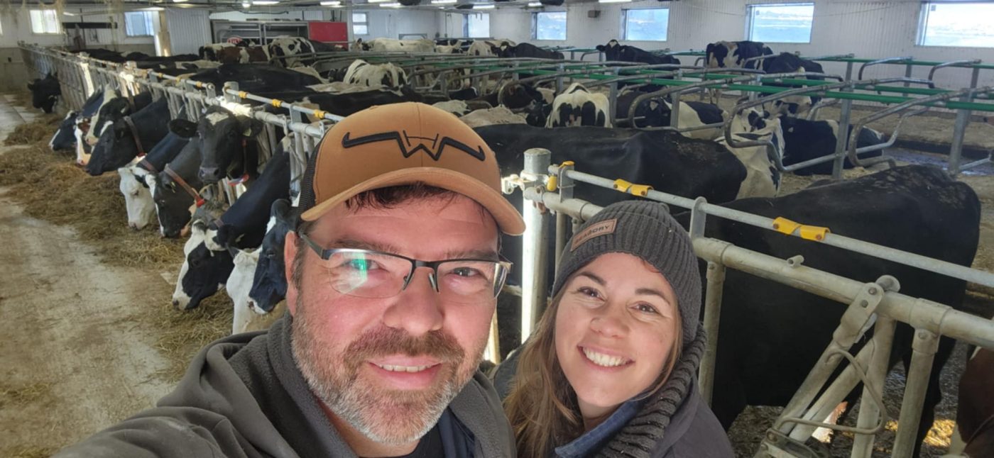 Dave Fortier et Sophie Bédard dans leur étable rénovée.