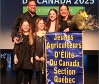Les producteurs de la  Ferme Yves Barré de Saint-Damase, Pierre-Luc Barré et Virginie Bourque, ont remporté le concours Jeunes agriculteurs d'élite du Canada, section Québec.