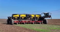 Nexat offre des solutions pour un large éventail de conditions, avec des profondeurs de travail de 5 à 30 cm, allant de la coupe superficielle à l'ameublissement en profondeur.