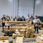 Nous avons construit 100 nichoirs avec une gang de gens motivés.