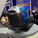 New Holland a créé un tracteur autonome diesel-électrique qui a été testé dans des vergers et des vignobles. Photo : John Greig