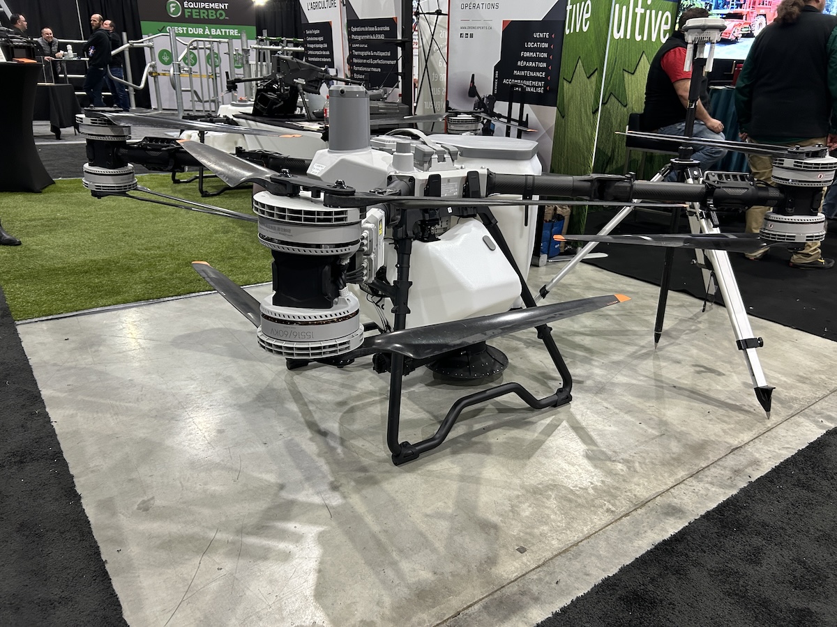 Le drone DJI Agras T100.