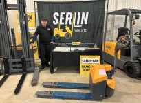 Serge Poulin a fondé l'entreprise SERLIN à Saint-Hyacinthe qui se spécialiste en chariots élévateurs et gerbeurs.