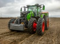 Les trois nouveaux modèles de la série 800 offrent une puissance allant de 260 à 320 chevaux. Photo : Agco/Fendt