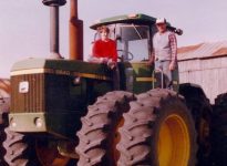 L'astronaute canadien Jeremy Hansen partage souvent cette photo lorsqu'il évoque son enfance à la ferme. Elle a été prise dans l'ancienne ferme familiale en Ontario. Photo : Jeremy Hansen, Facebook