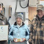 Serge Dumont, Thérèse Fournier et Claude Morin, de la Ferme du Bras située à Saint-Isidore dans Chaudière-Appalaches-Sud, gagnants du Lait’xcellent Or 2025. 